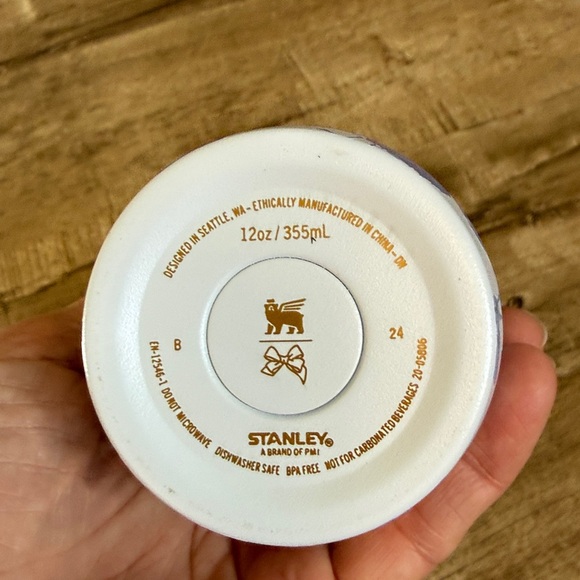 Stanley Loveshackfancy Floral Water bottle and Box - Blue and Cream 12 oz - Picture 9 of 12